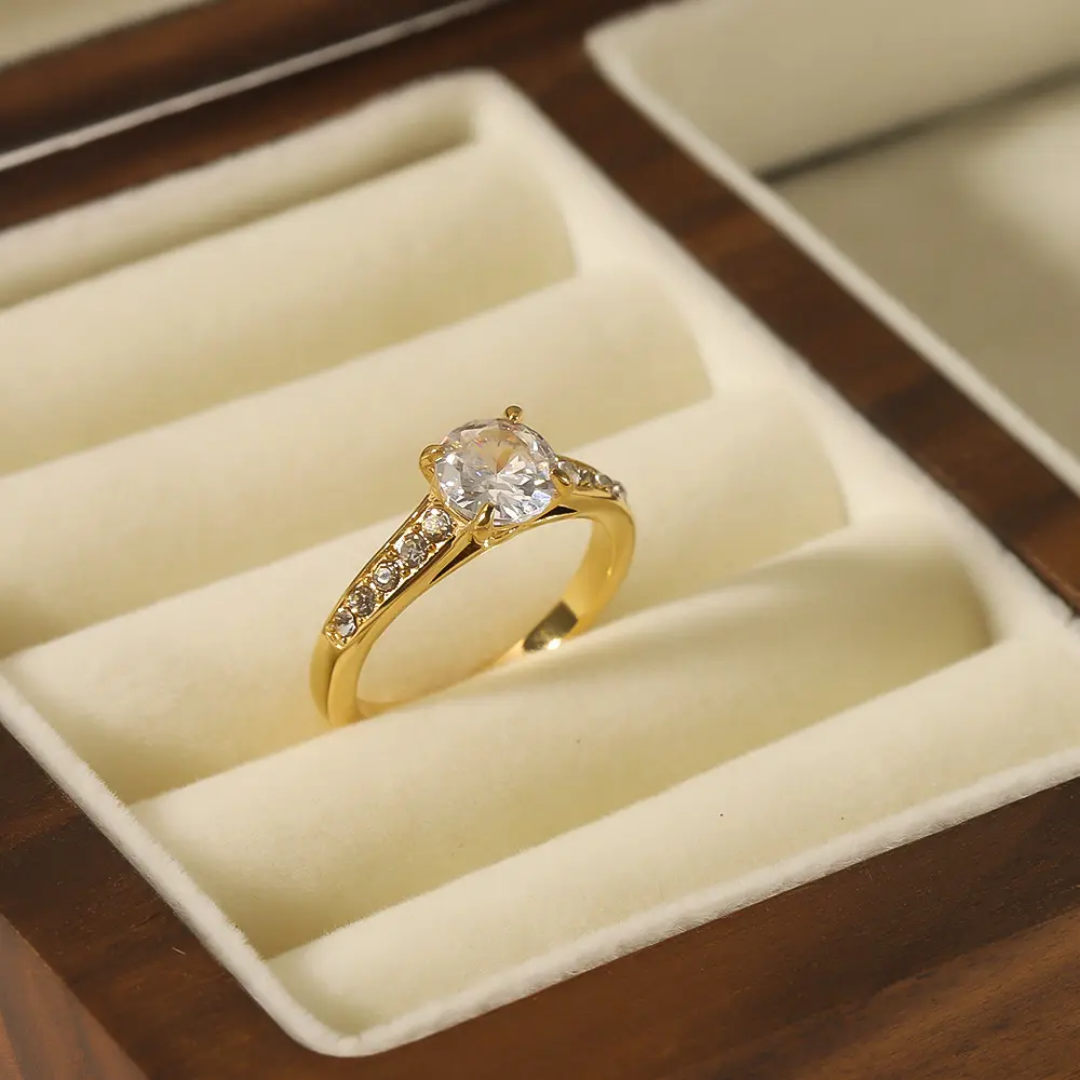 Shiny Cubic Zirconia Ring | Stainless Steel | 18K Gold Plated