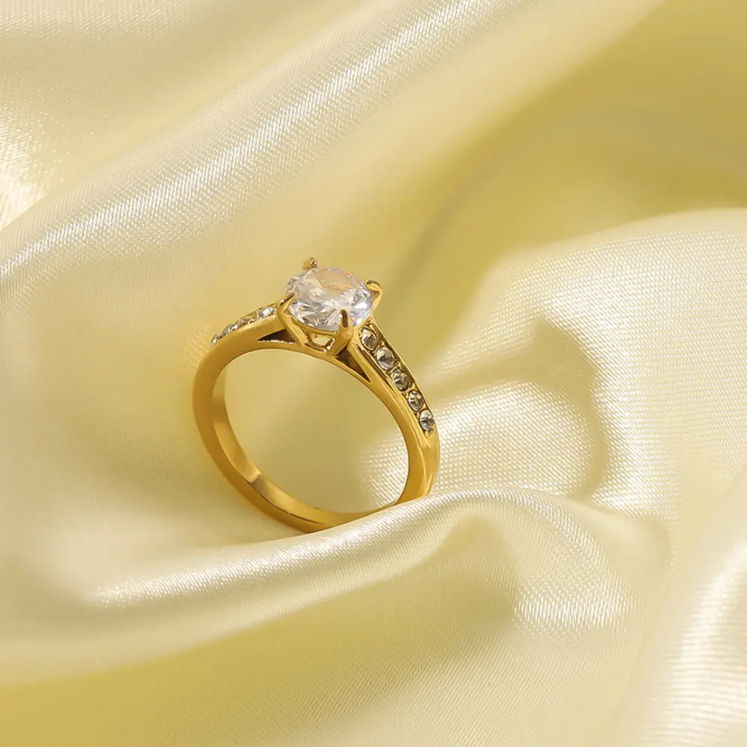 Shiny Cubic Zirconia Ring | Stainless Steel | 18K Gold Plated