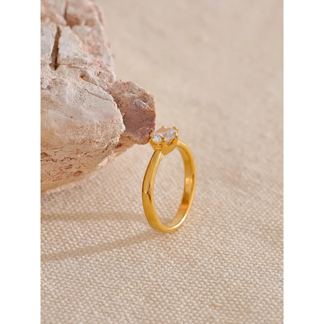 Cubic Zirconia Classic Ring | Stainless Steel | 18K Gold Plated