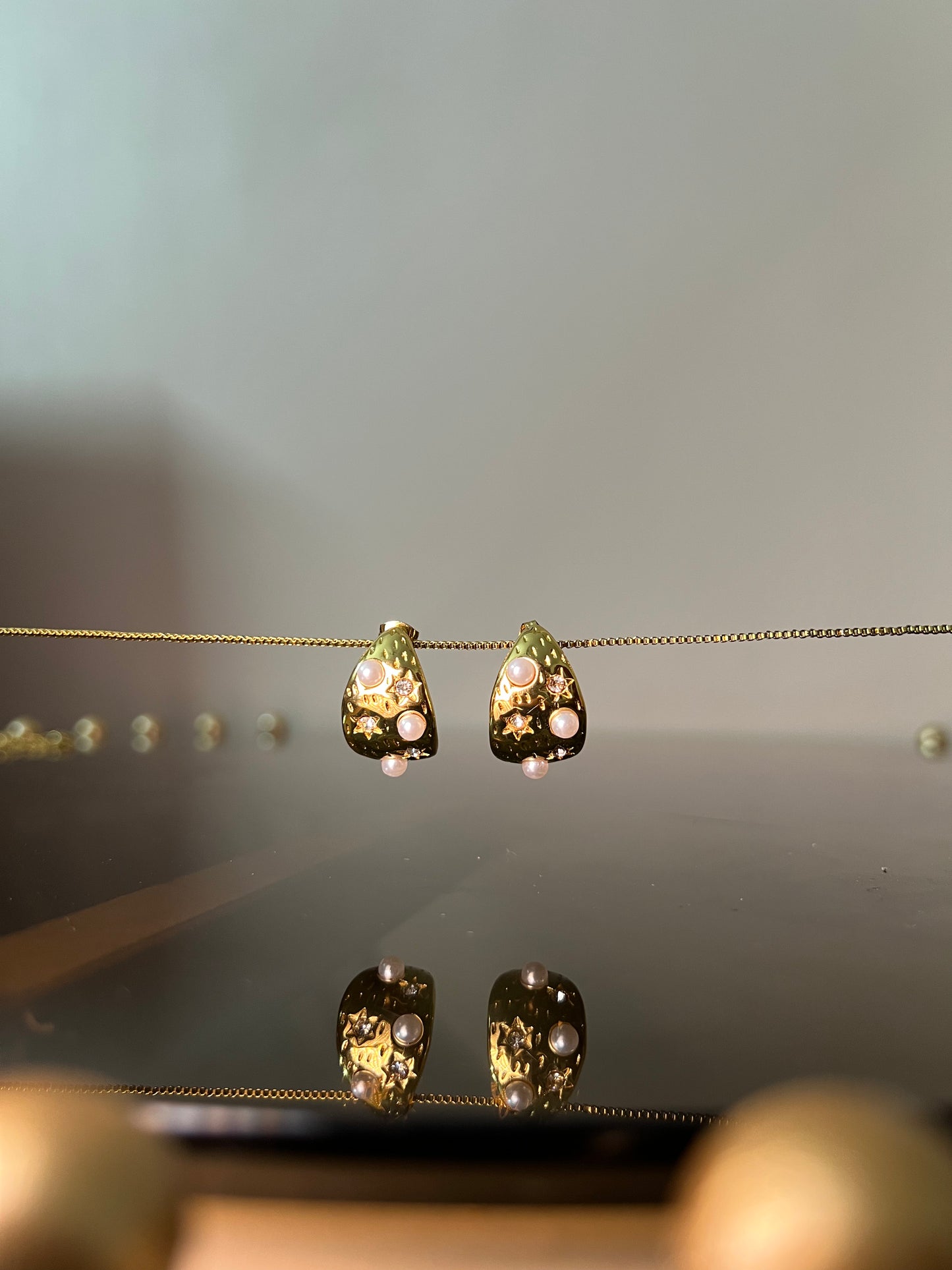 Pearl CC Hoop Earring French Style | Stainless Steel | 18K Gold Plated | Tarnish-Free