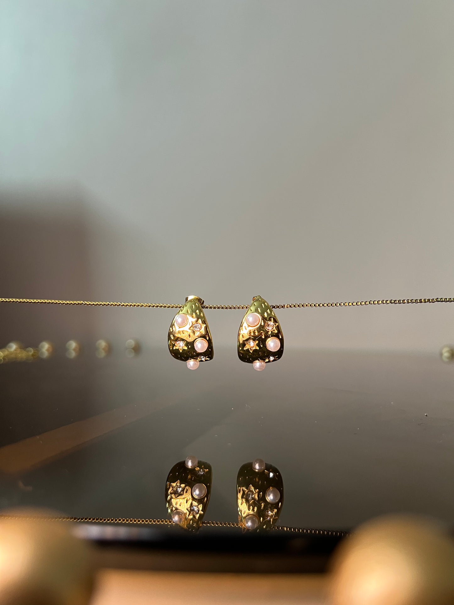Pearl CC Hoop Earring French Style | Stainless Steel | 18K Gold Plated | Tarnish-Free