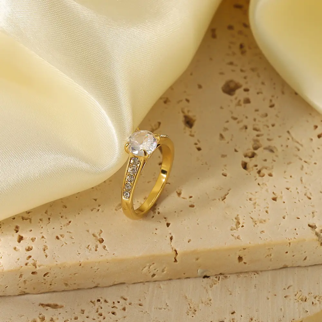 Shiny Cubic Zirconia Ring | Stainless Steel | 18K Gold Plated