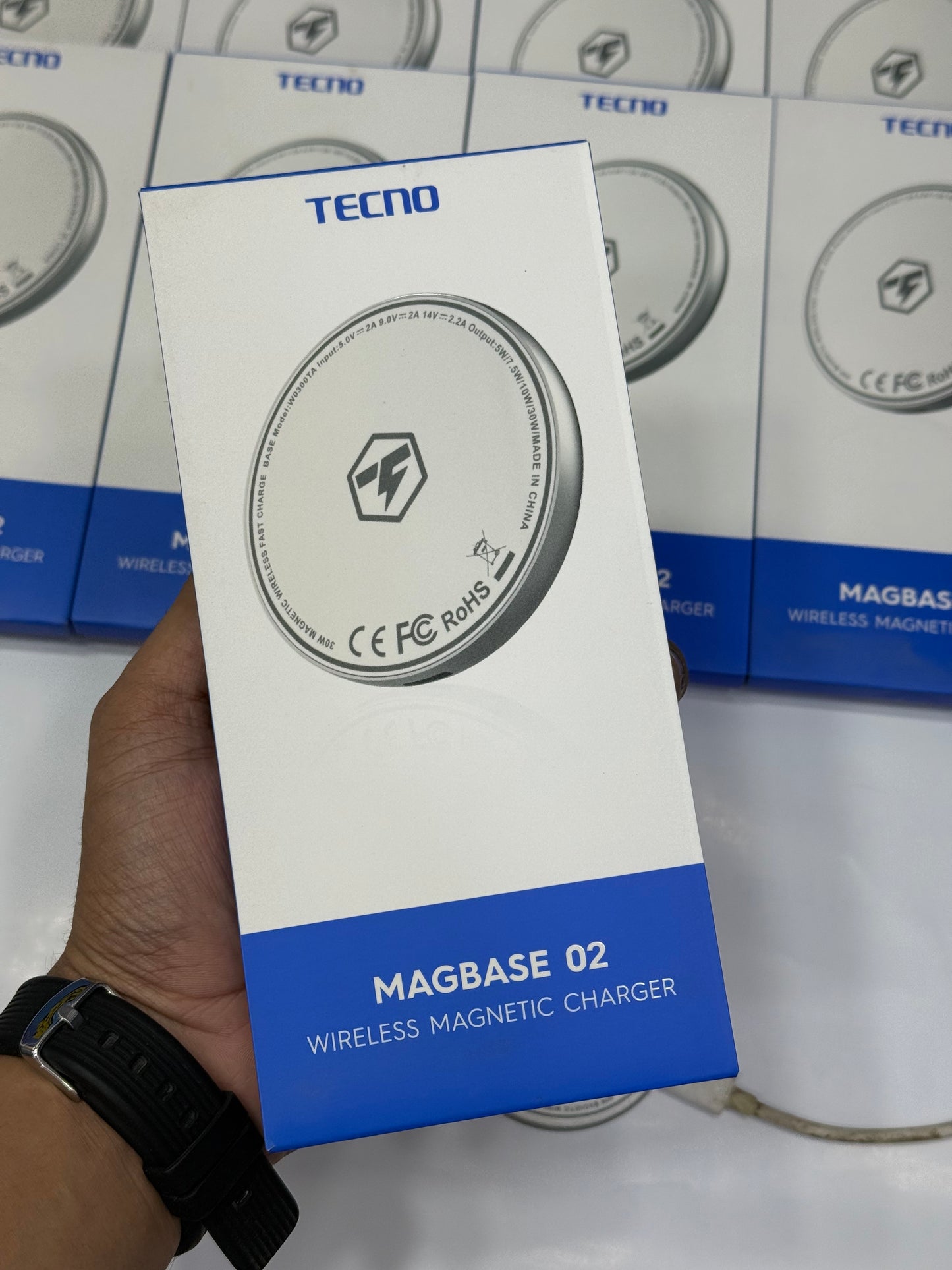 MagBase 02 Magnetic Wireless Charger for iPhone & Android (Fast Charging)