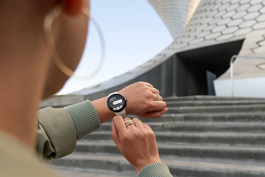 Google Pixel Watch LTE 41mm – Polished Silver with Chalk Band | Fitbit Built-In