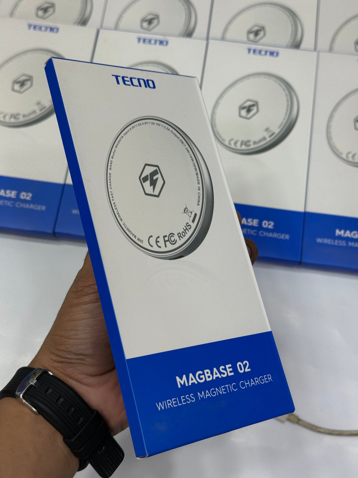 MagBase 02 Magnetic Wireless Charger for iPhone & Android (Fast Charging)