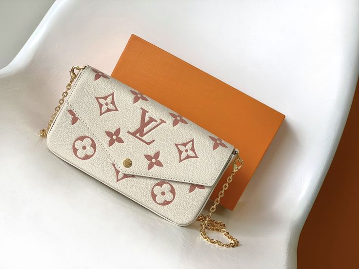 Louis Vuitton Félicie Pochette Bag