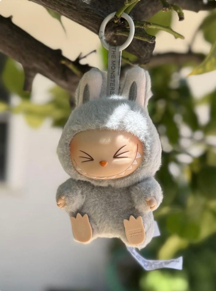 Labubu Have A Seat めいぐるみ HEHE 正規品】ラブブLABUBU Have a seat HEHE へへ - メルカリ