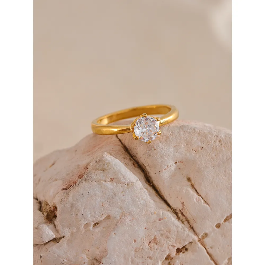 Cubic Zirconia Classic Ring | Stainless Steel | 18K Gold Plated