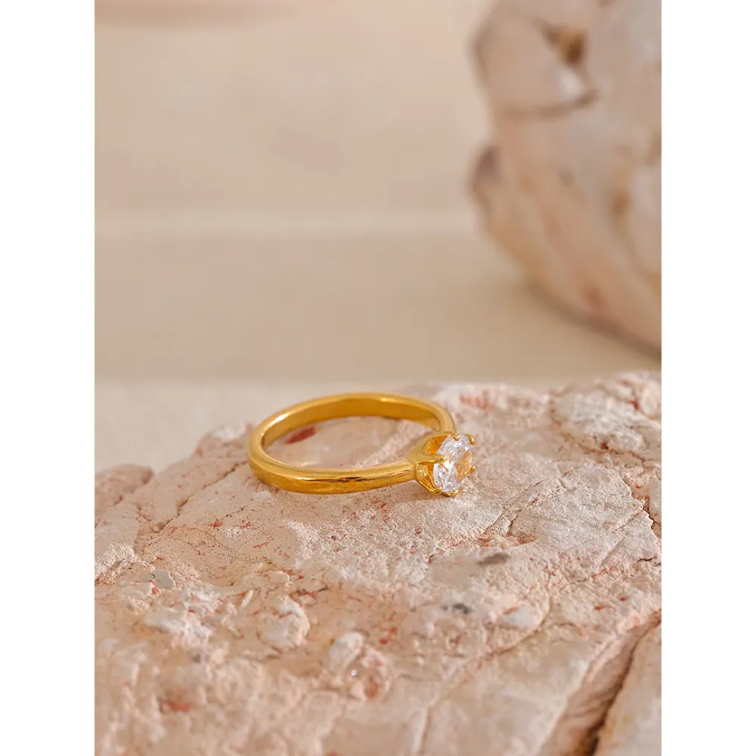 Cubic Zirconia Classic Ring | Stainless Steel | 18K Gold Plated